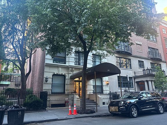 3rd image of 26 Gramercy Park S