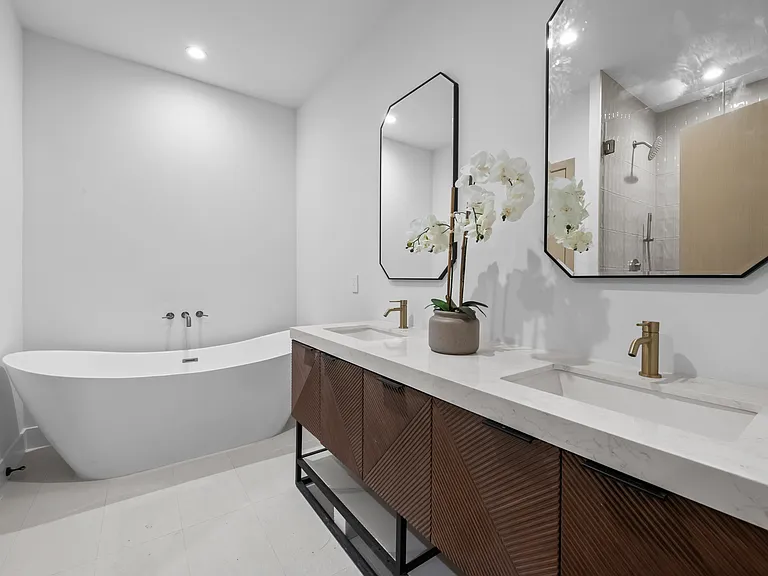 1506 Holly Ave — Photo 11