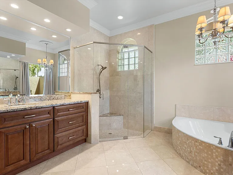 2579 Mayfair Ln — Photo 19