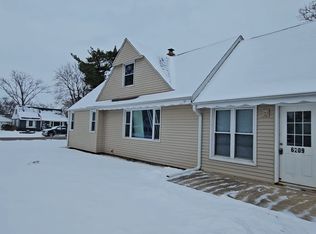 6209 Pleasant Ave, Loves Park, IL 61111
