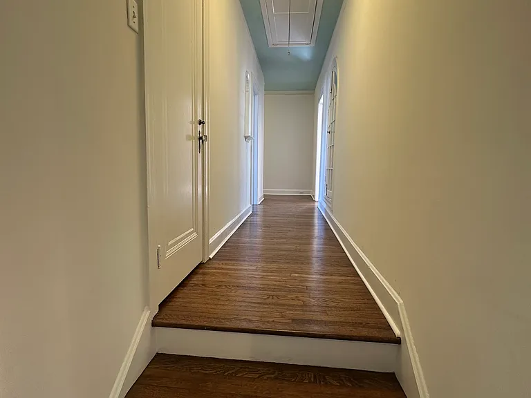 6423 S Claiborne Ave — Photo 17