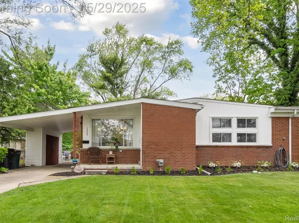 15400 Oak Park Blvd, Oak Park, MI 48237