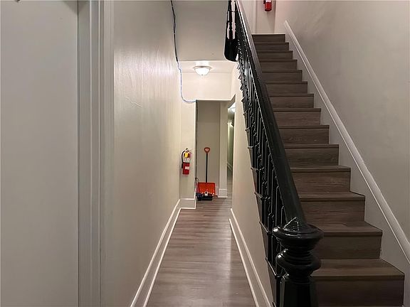 2nd image of 409 Walnut St