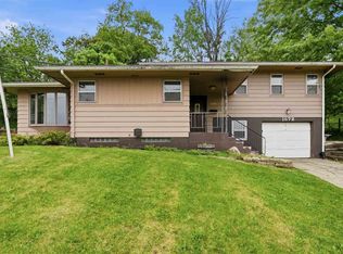 1672 10th St NW, Cedar Rapids, IA 52405