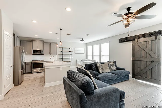 1426 E Sandalwood Ln — Photo 8
