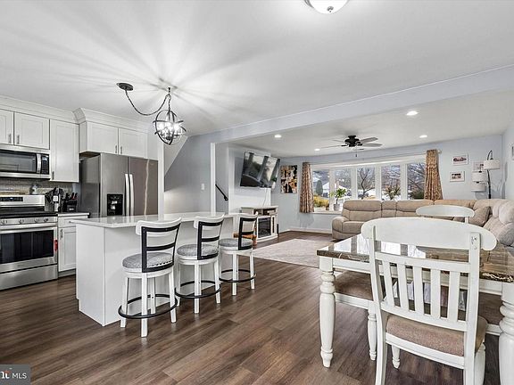 5th image of 45 Holly Hill Rd