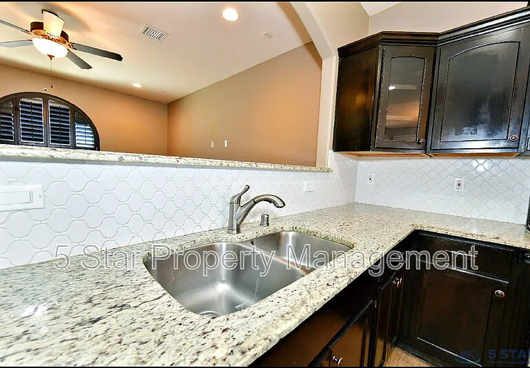 3741 Loma Adriana Dr — Photo 15