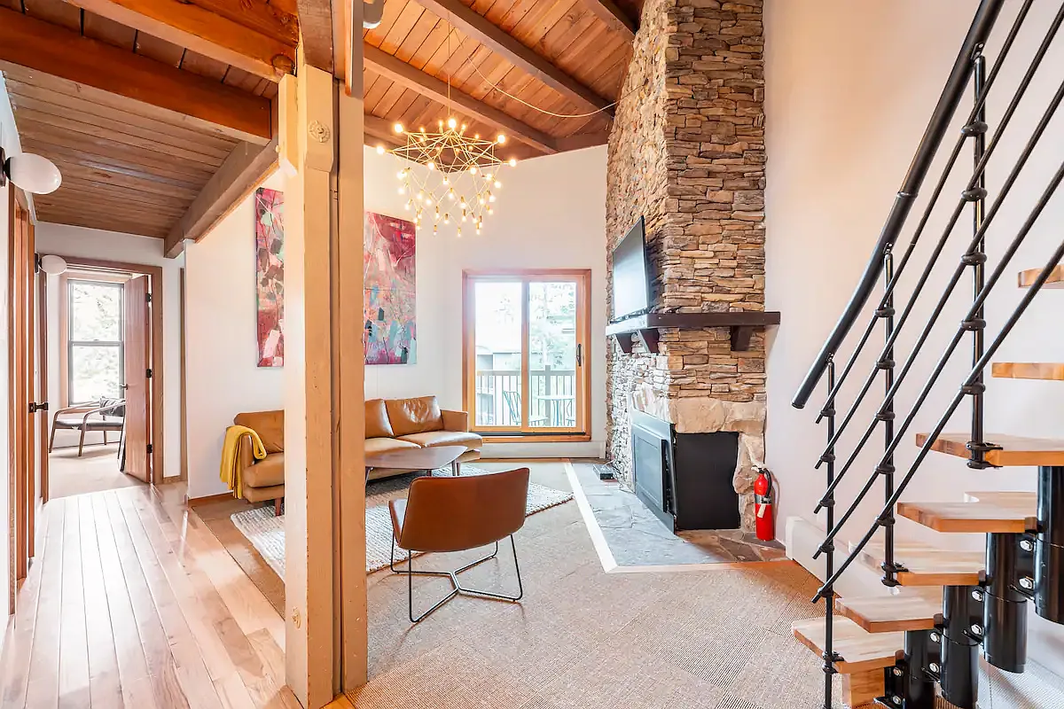 3 bed, 1000 sqft, $3,900 — Photo 3