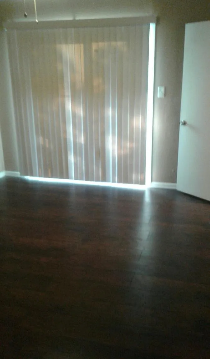 2 bed, 1.5 bath, 959 sqft, $1,050 — Photo 3