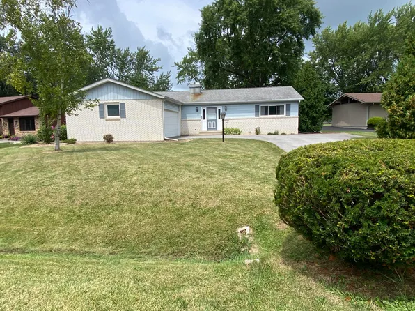 3742 Cherry Hill Dr, Crown Point, IN 46307