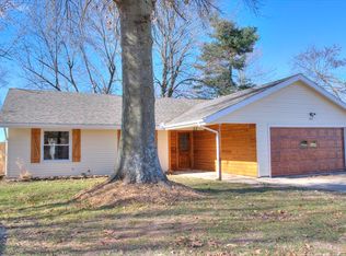 3827 S Farm Road 135, Springfield, MO 65807