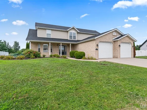 235 Baneberry Dr, Highland, IL 62249