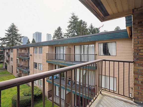 5th image of 10520 132nd St #222