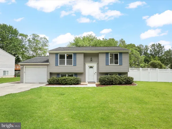 7313 Husky Ln, Springfield, VA 22151