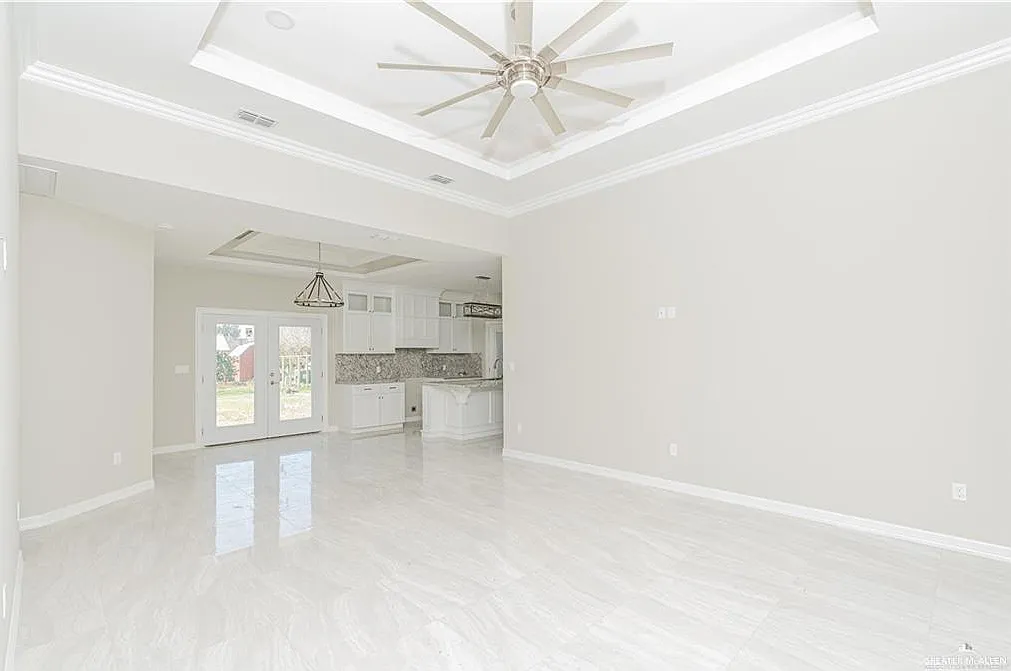 3 bed, 2.0 bath, 1445 sqft, $1,700 — Photo 2