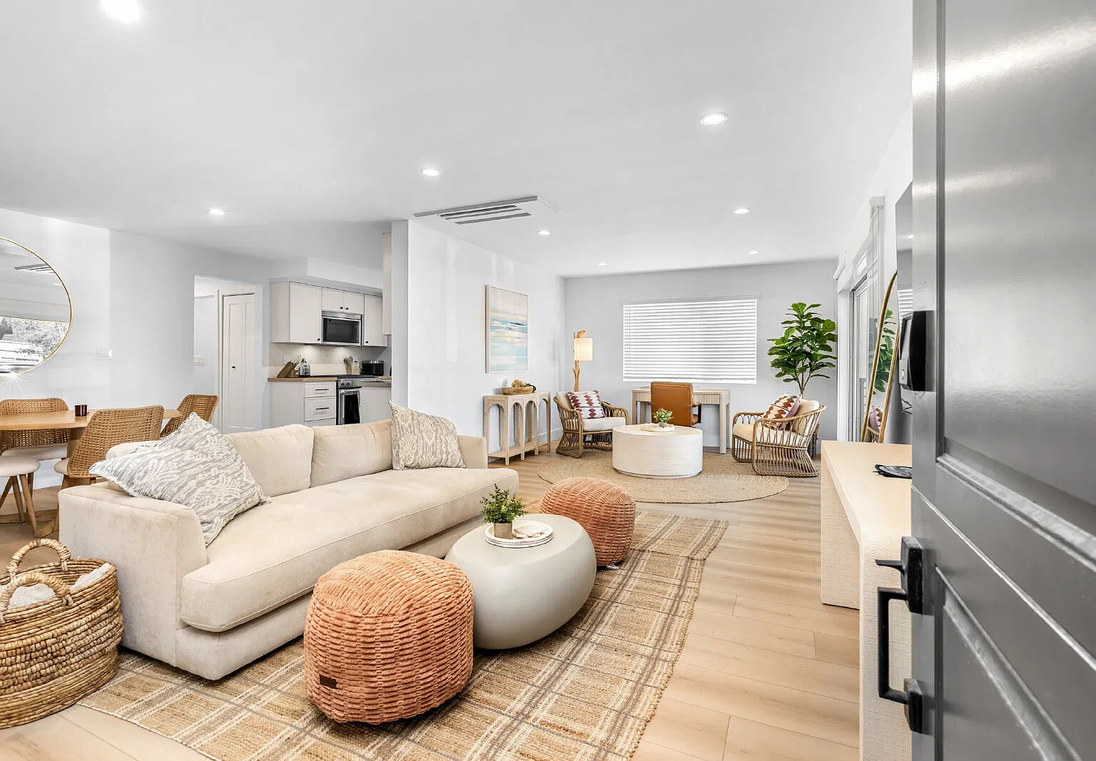 3 bed, 3.0 bath, 1000 sqft, $6,500 — Photo 4