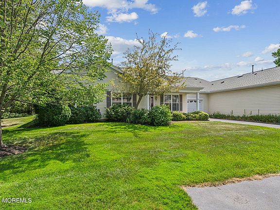 2nd image of 81 Jadelawns Drive