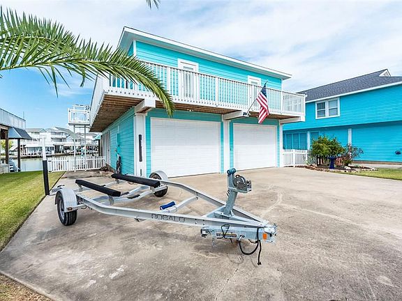 2nd image of 1018 Tiki Dr