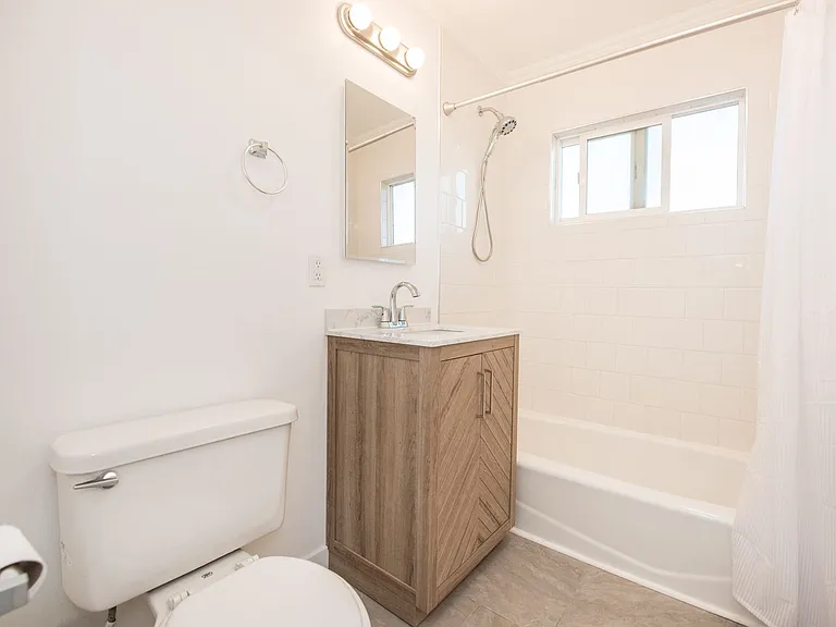 2910 Peppertree Ln — Photo 19