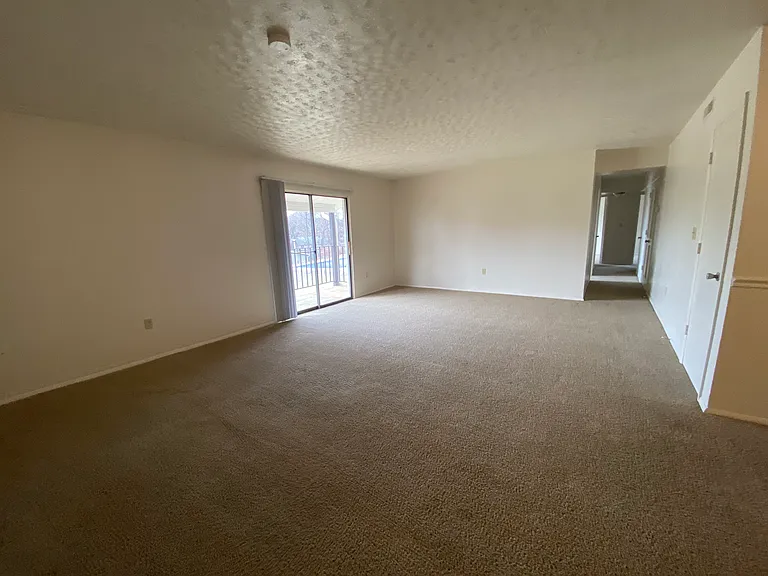 County Green Apartments — Photo 91