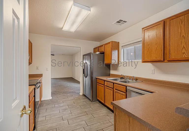 25235 W La Mont Ave — Photo 6
