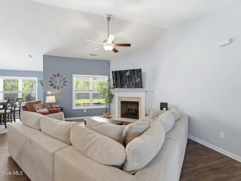 292 Independence Blvd — Photo 9