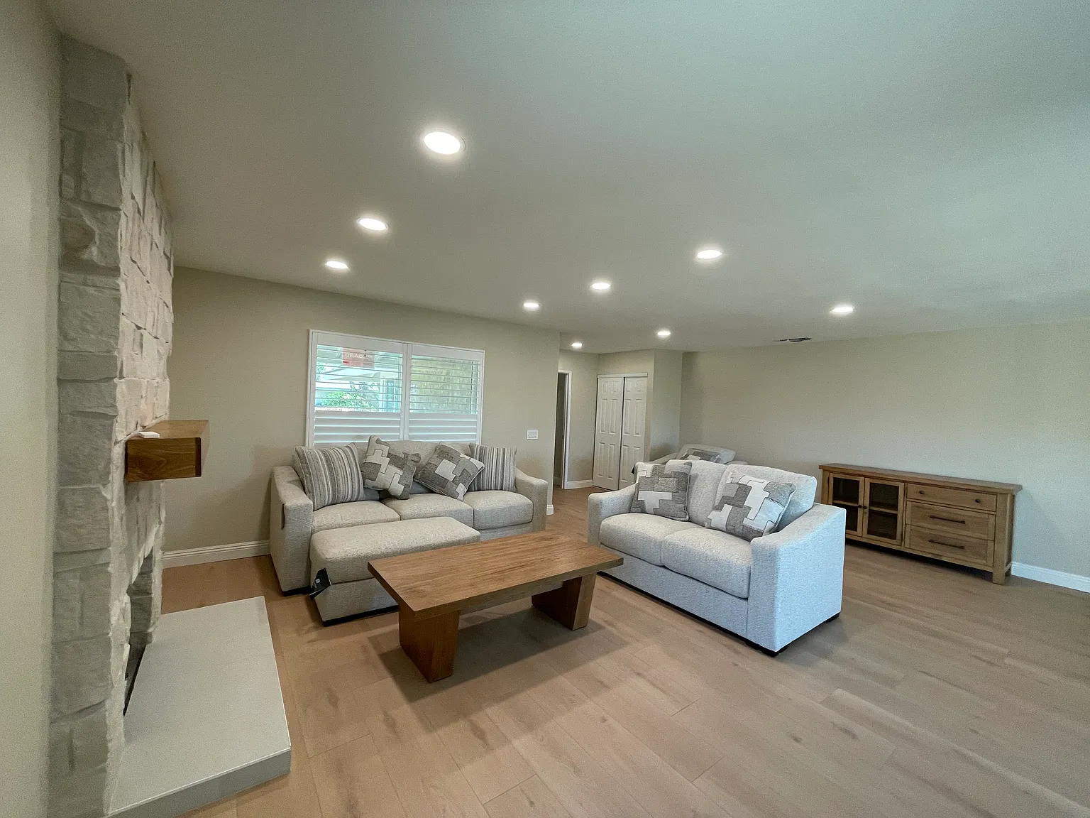 4 bed, 1904 sqft, $4,000 — Photo 4