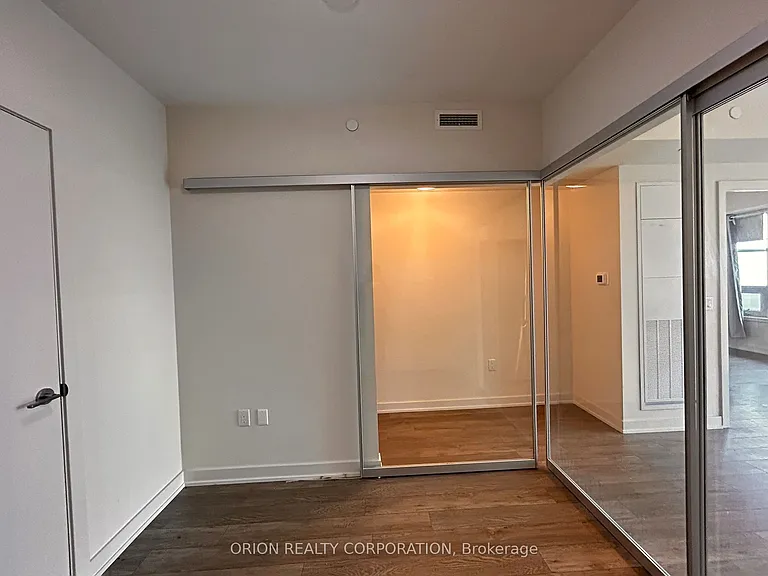 212 King William St #620 — Photo 27