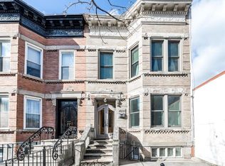 4532 11th St, Long Island City, NY 11101