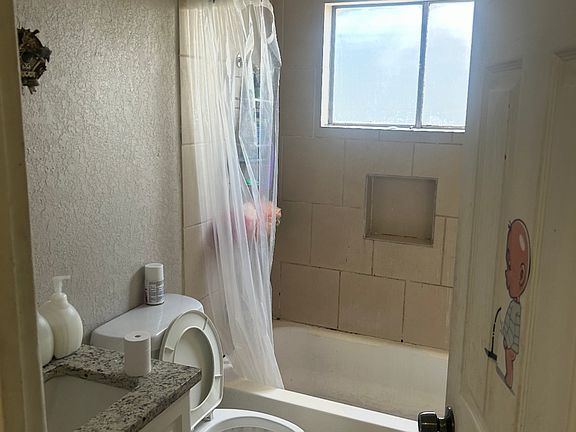 5th image of 4903 Huntsmoor Ct