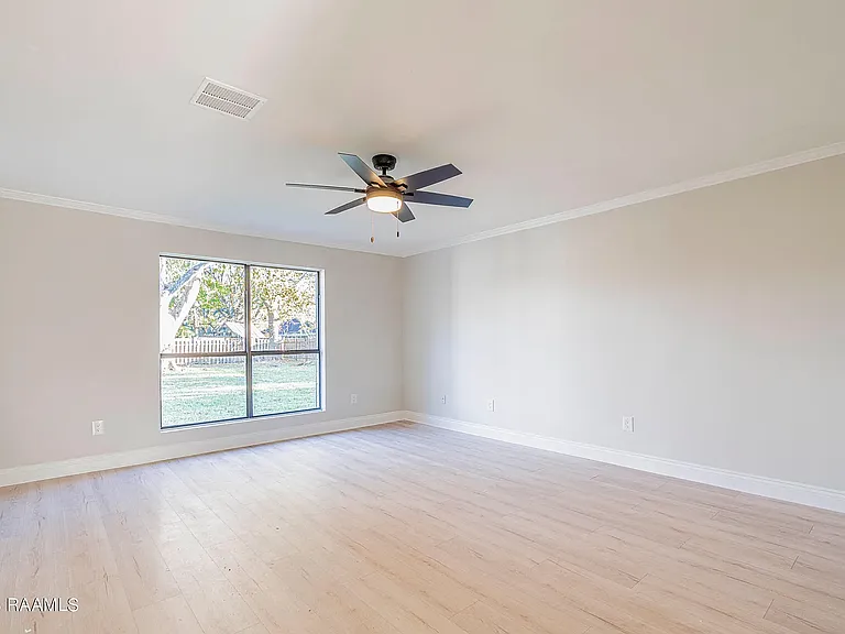 101 Van Dyke Ct — Photo 19