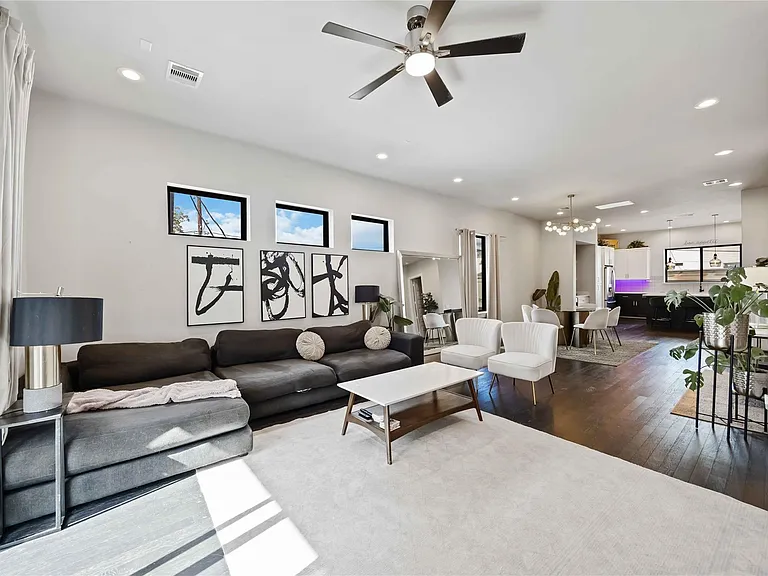 4235 Allen St — Photo 8