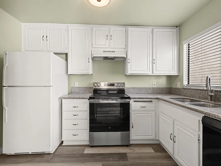 3403 Highwood Ct #155 — Photo 7
