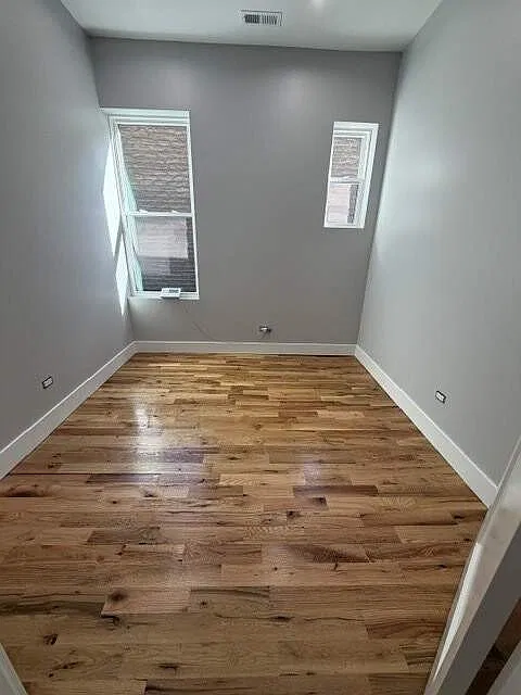 2227 W 21st St — Photo 2