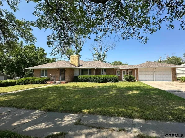 1003 J St, Fairbury, NE 68352