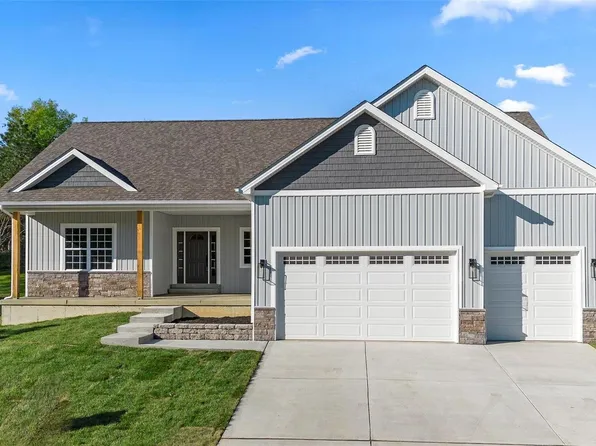 10589 Village Ln, Foristell, MO 63348