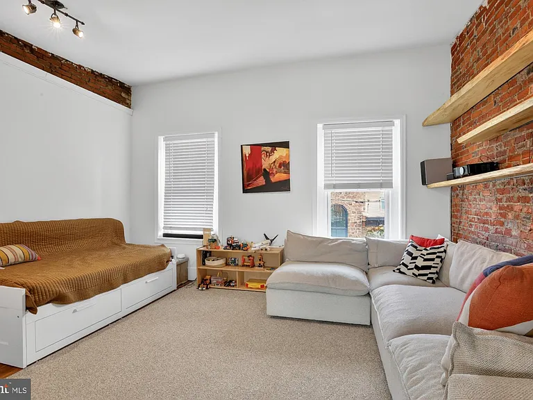 2356 E Susquehanna Ave — Photo 30