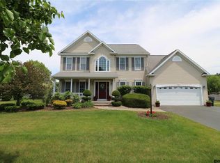 8 Worthington Rd, Schenectady, NY 12303