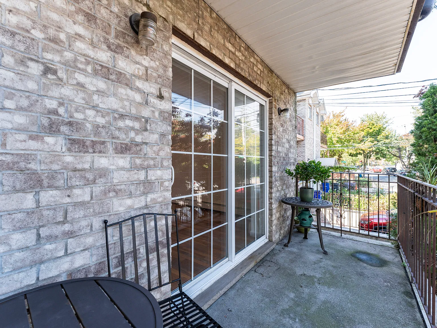 3 bed, $3,800 — Photo 1