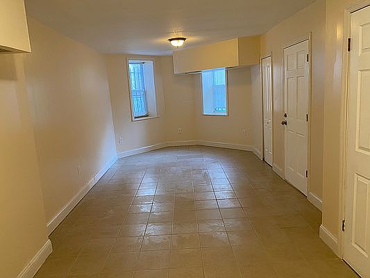2nd image of 261 Quincy St #1