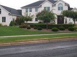 6180 Whitehills Lakes Dr, East Lansing, MI 48823