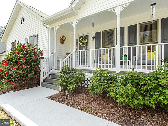 4th image of 11912 Buttercup Ln