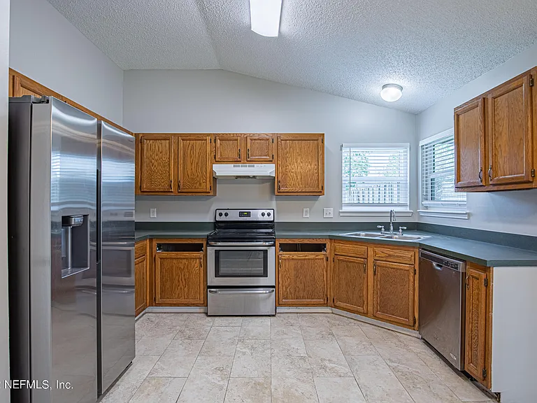 8516 Bending Branch Ct — Photo 16
