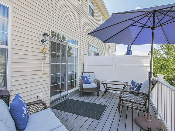 3rd image of 150 Meadow Cir