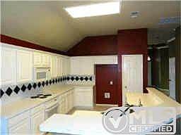 4th image of 6724 Tawny Oak Dr