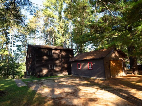N2577 Ottman Dr, Waupaca, WI 54981