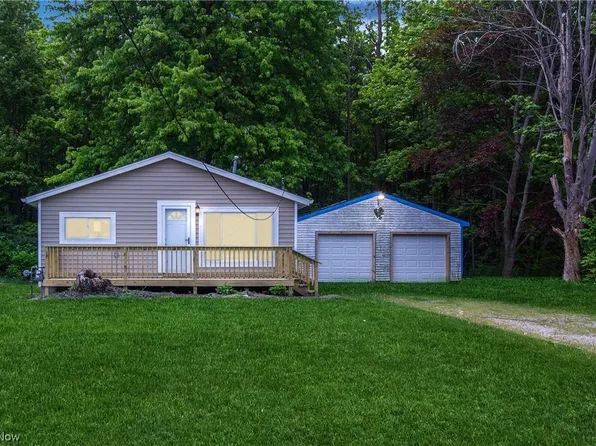 4148 Lake Rd E, Geneva, OH 44041