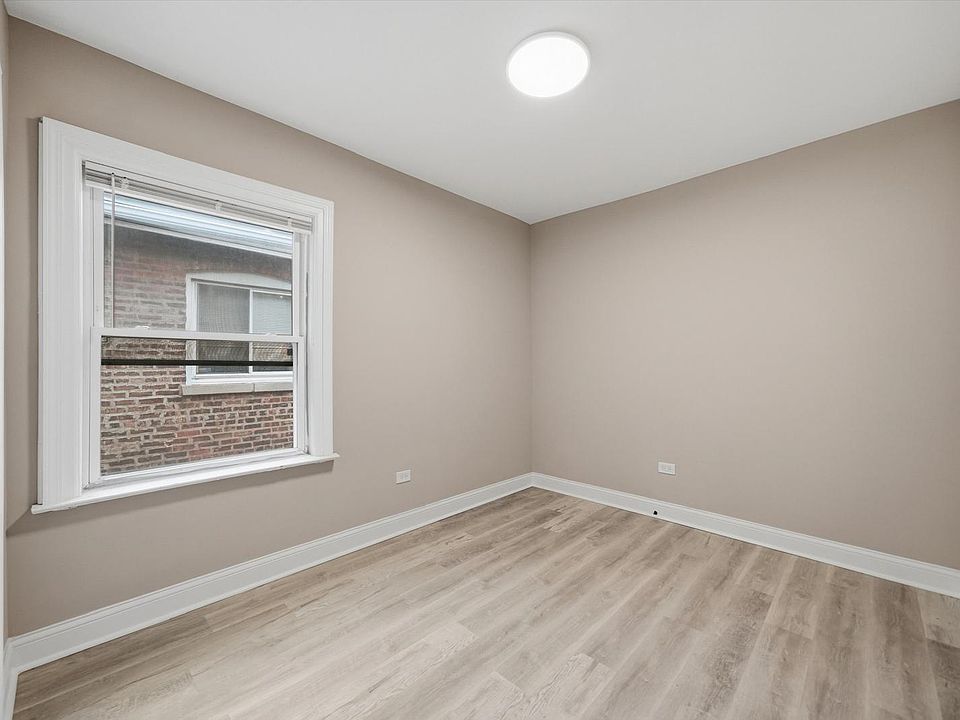 1st image of 8227 S Ridgeland Ave