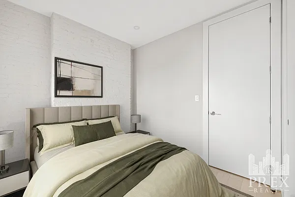 Bedroom, photo 1
