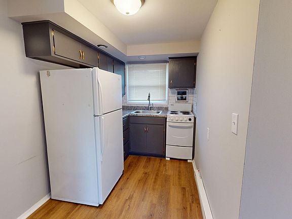 2nd image of 318-324 W Rensselaer St #320-1/2